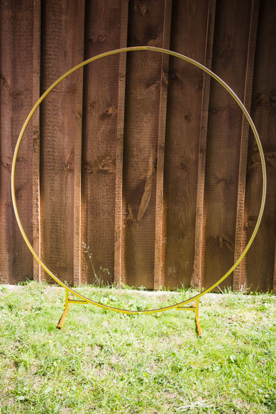 5 foot gold hoop arch