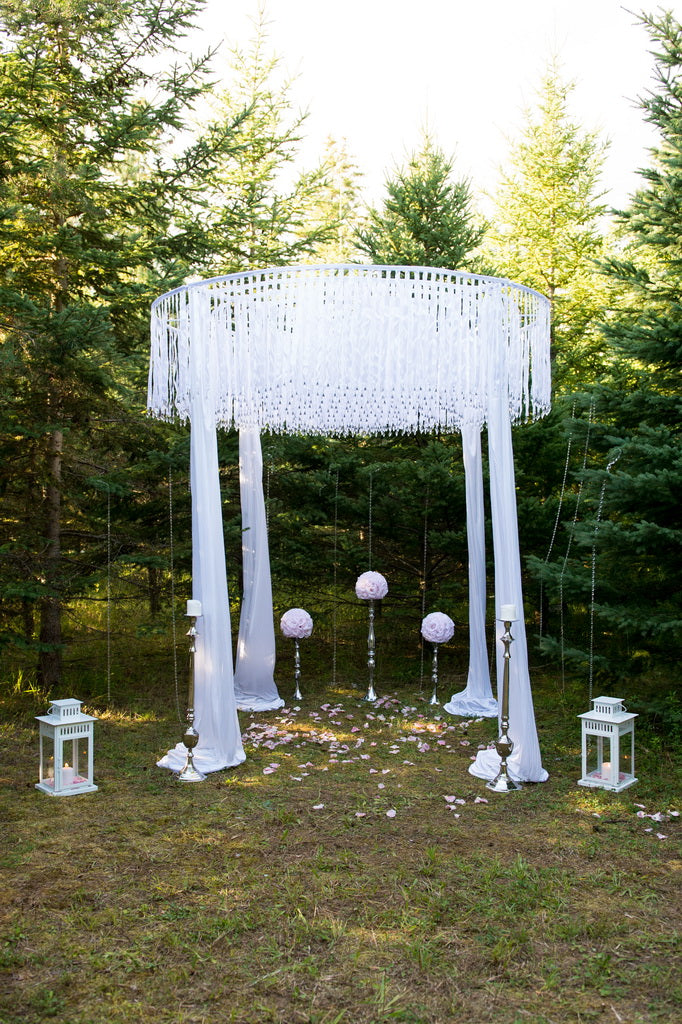 white mandap with acrylic diamonds