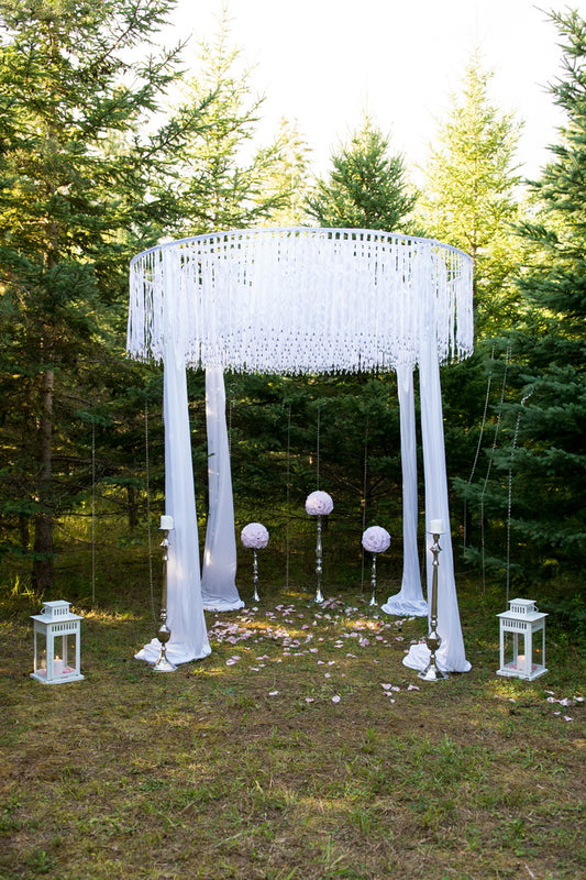 white mandap with acrylic diamonds