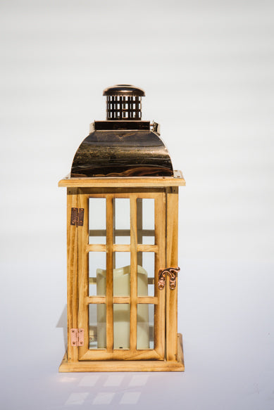 Wooden lantern with rosegold top and led candle